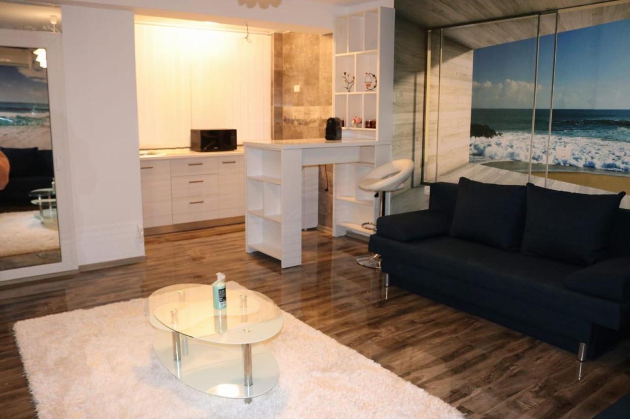 MariSole Apartment Constanta Bagian luar foto